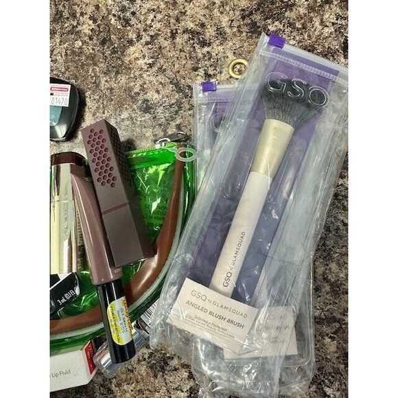 Lot of 22 Make Up Pieces NYX GSQ Covergirl Burts Bees Foundation Eye Shadow #12 - Picture 4 of 4